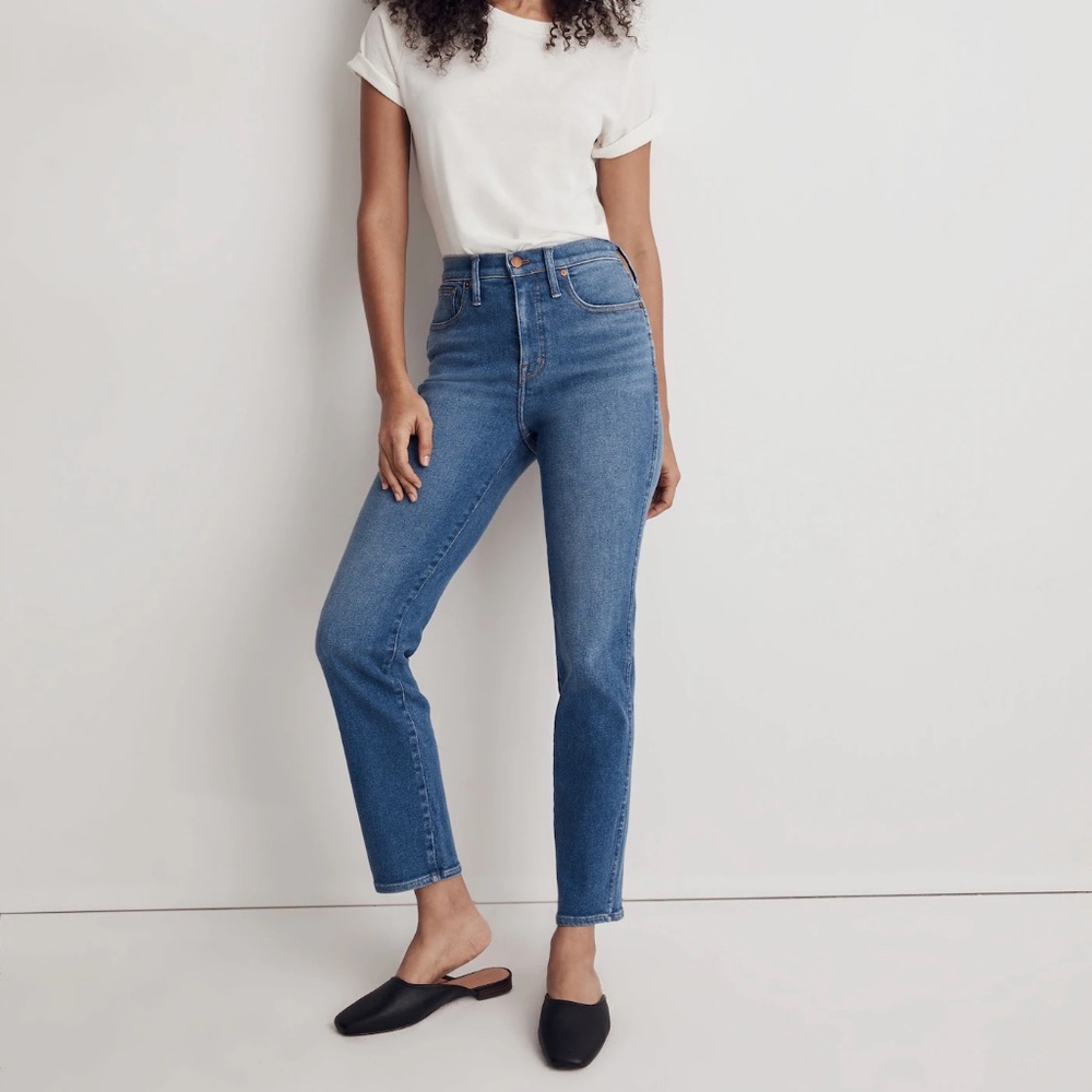 Petite Stovepipe Jeans in Leaside Wash
